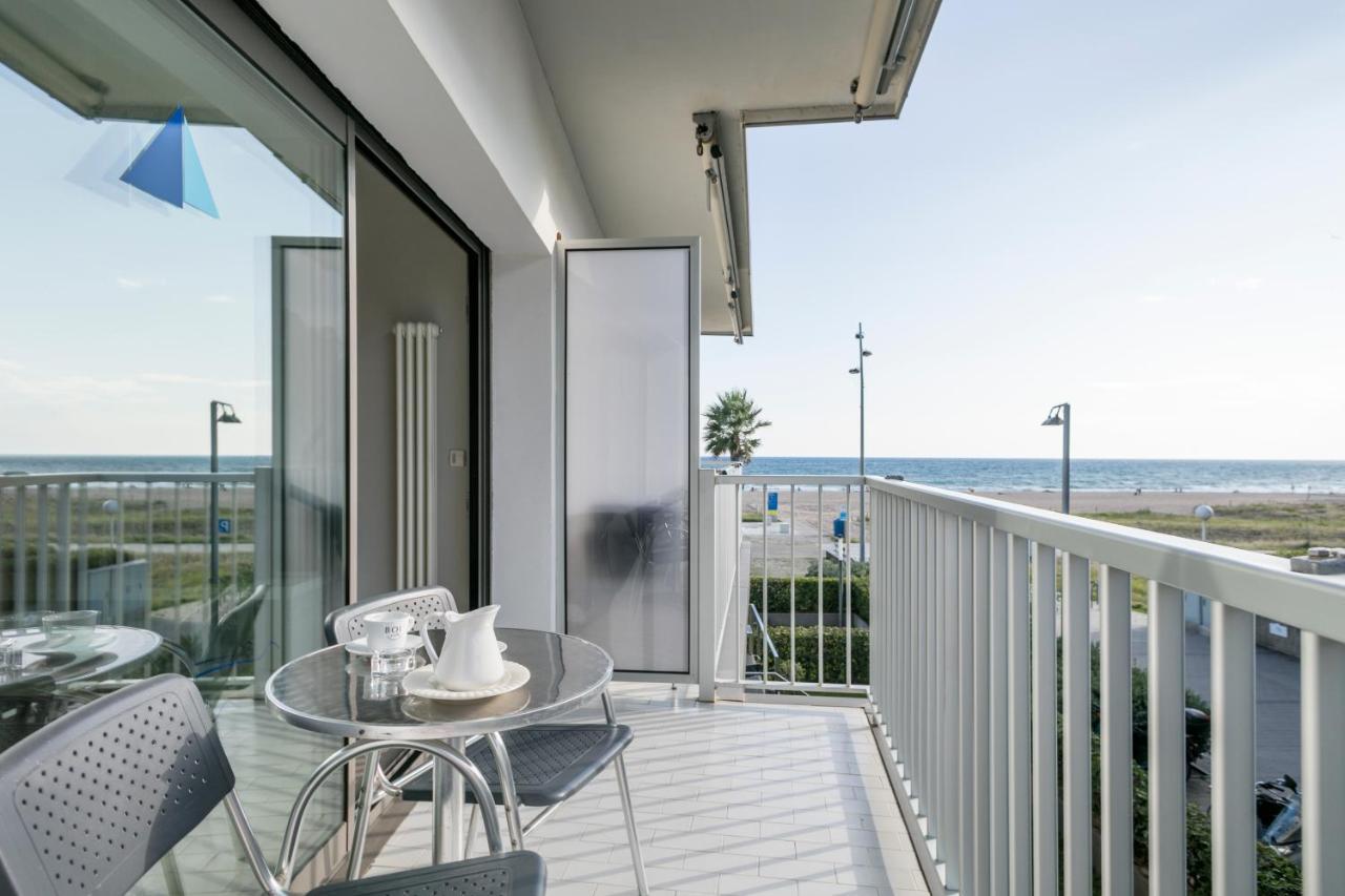 Apartamentos Marfina Castelldefels Eksteriør billede
