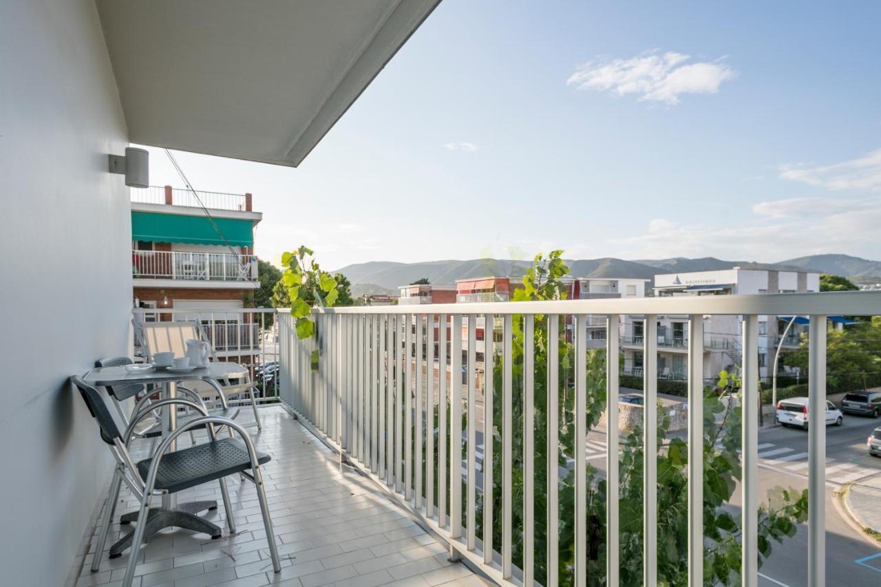 Apartamentos Marfina Castelldefels Eksteriør billede