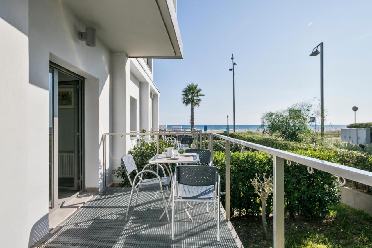 Apartamentos Marfina Castelldefels Eksteriør billede