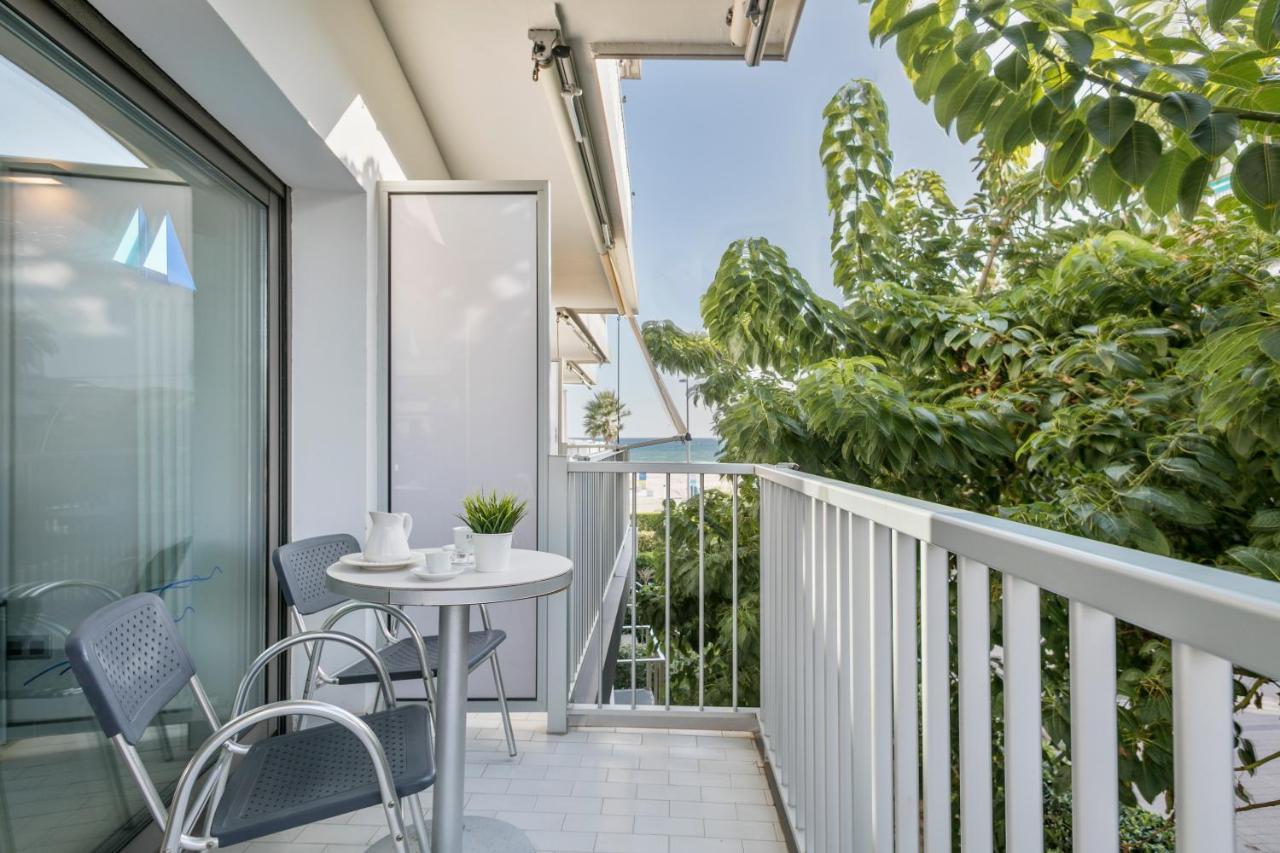 Apartamentos Marfina Castelldefels Eksteriør billede