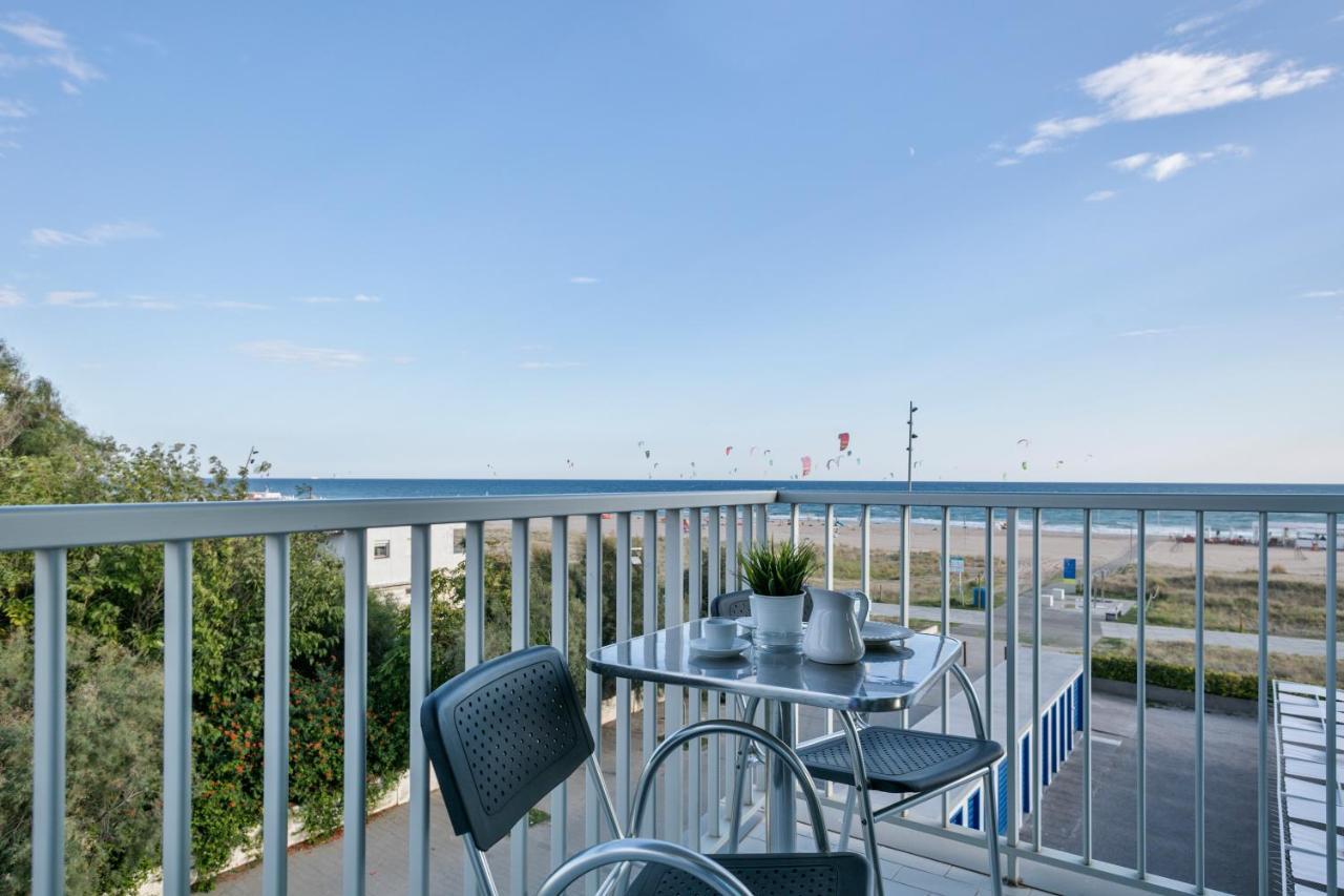 Apartamentos Marfina Castelldefels Eksteriør billede
