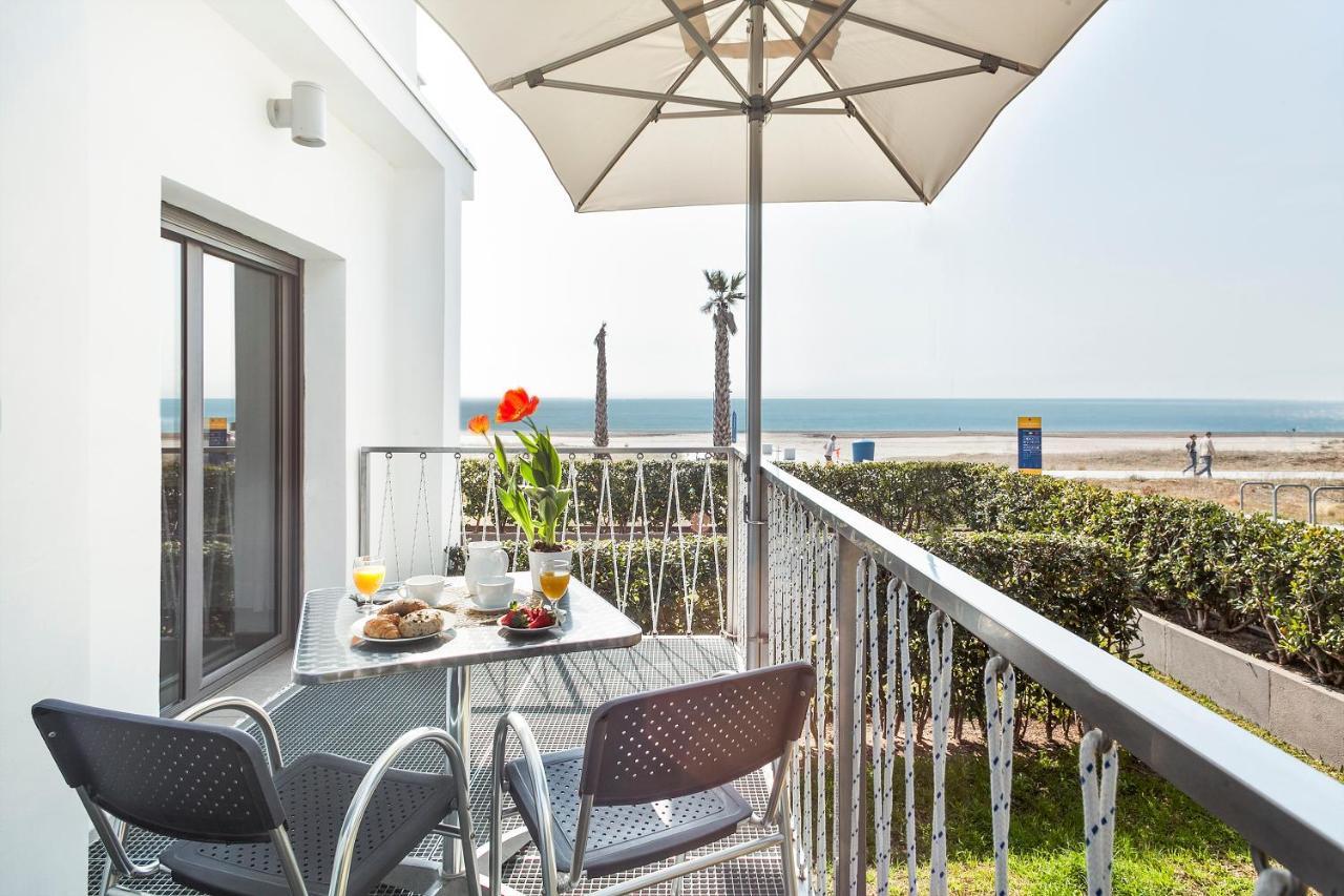 Apartamentos Marfina Castelldefels Eksteriør billede
