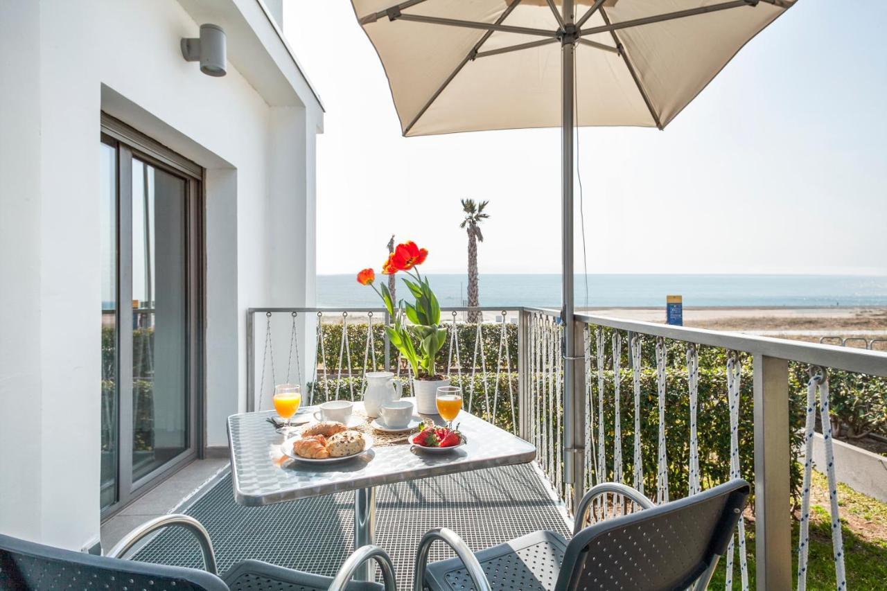 Apartamentos Marfina Castelldefels Eksteriør billede