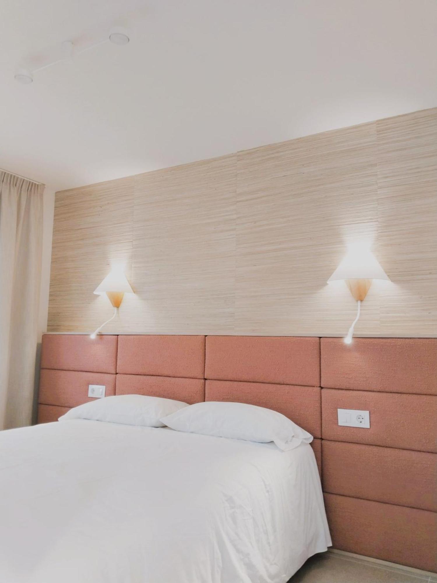 Apartamentos Marfina Castelldefels Eksteriør billede